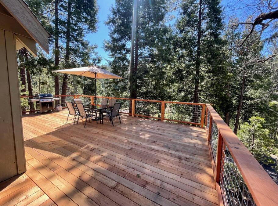 Arnold House | Lakeside BLS Retreat near Big Trees & Bear Valley