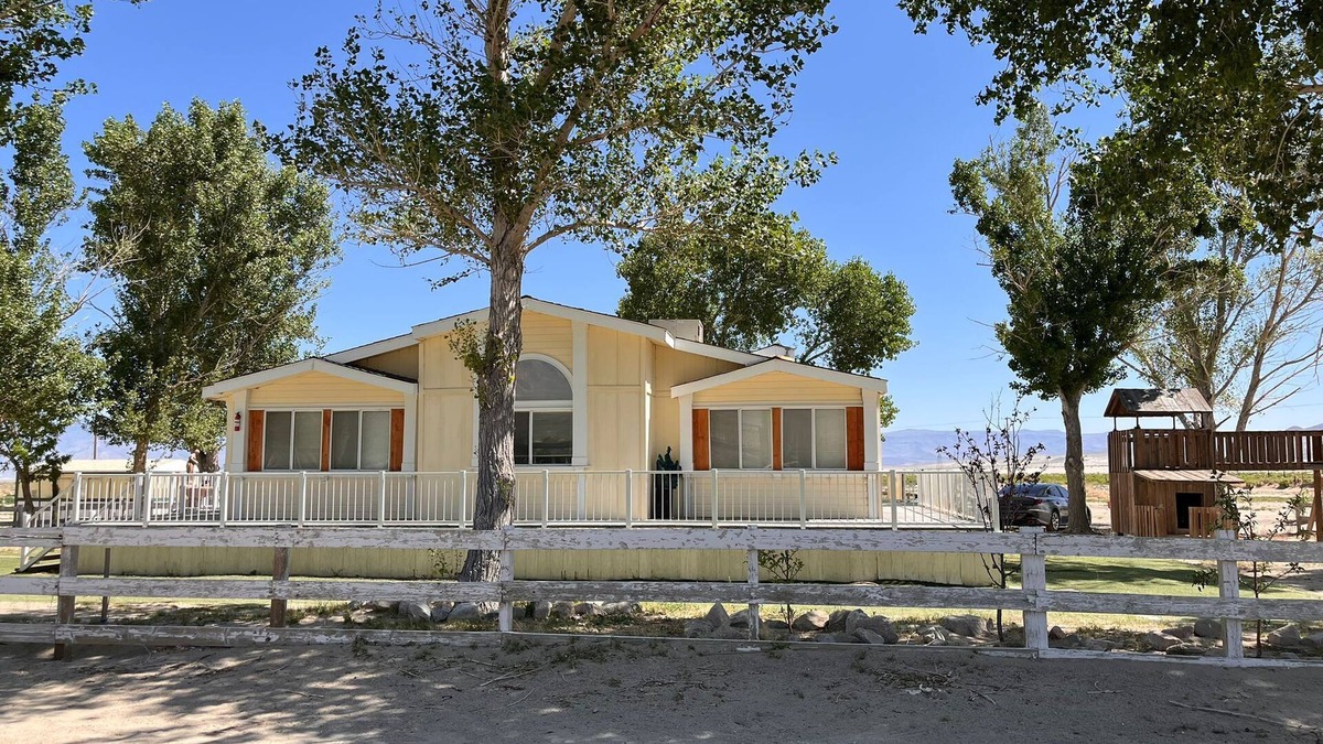 Olancha Cabin | Lakeside Cabin B in the Eastern Sierras