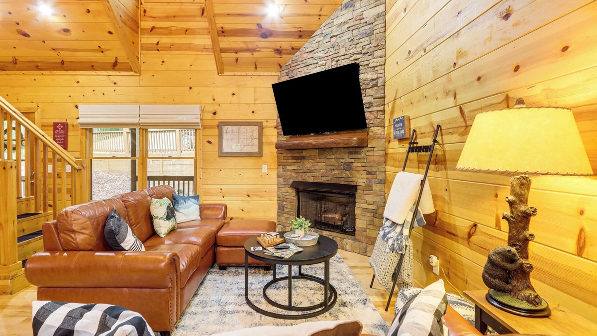Walnut Mountain Cabin | Lakeside Cabin: Game Room, Dock, Orchard, Wineries