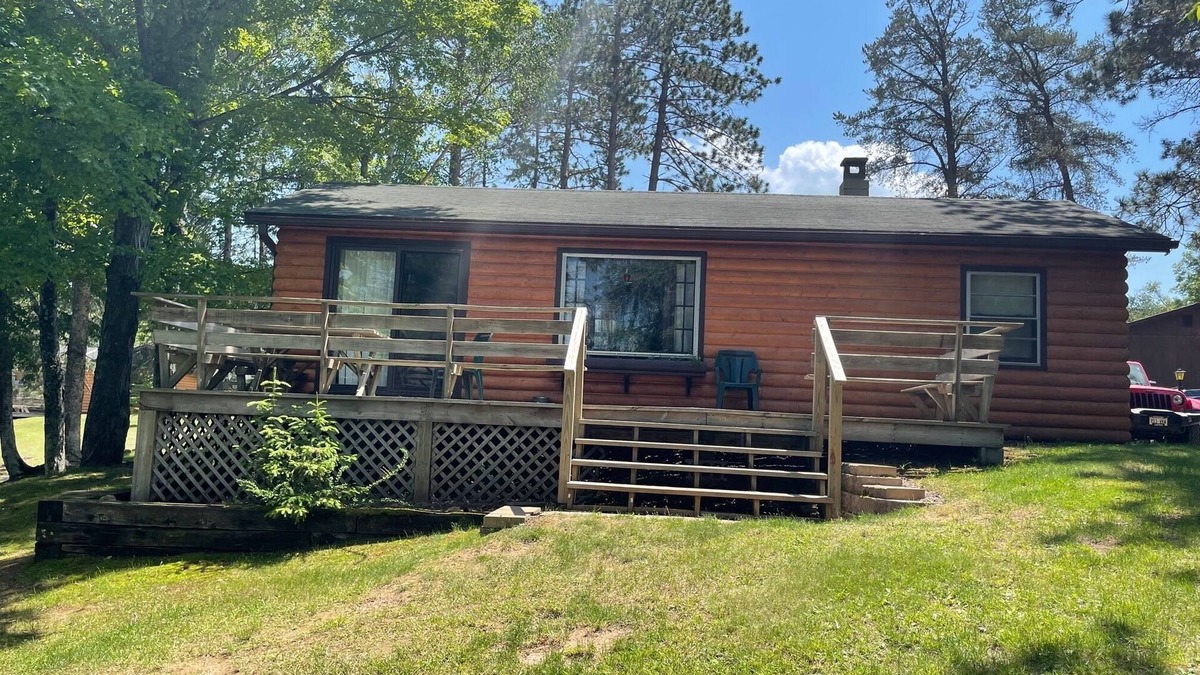 Watersmeet Cabin | Lakeside Cabin on Cisco Chain of Lakes