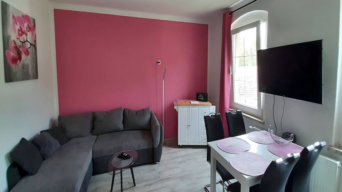 Burgk Apartment | Lakeside Comfort with Garden