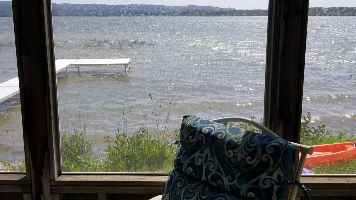 Frankfort Cottage | Lakeside Cottage #2, Waterfront on Upper Herring Lake, AC, Kayaks, SUPs, Rowboat