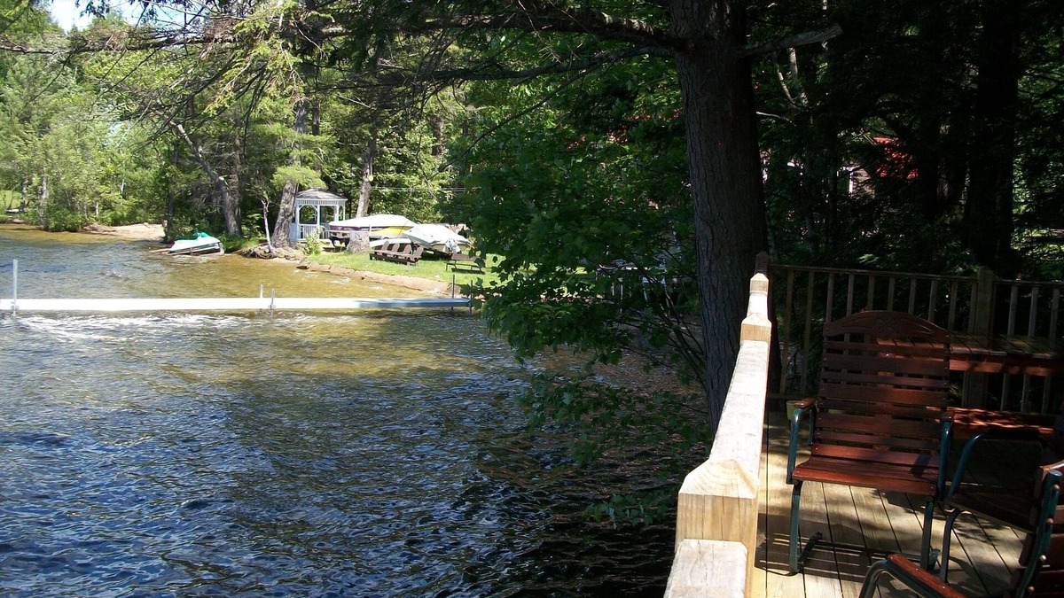 Fryeburg Cottage | Lakeside Cottage Facing White Mountains -