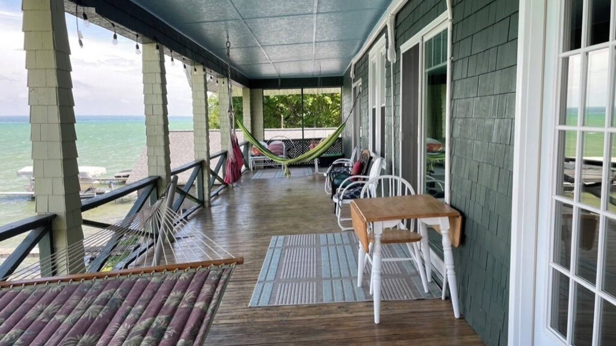 Sennett House | Lakeside Cottage in Historic Seneca Falls