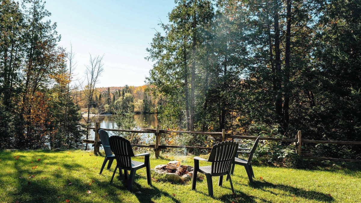 Chertsey Ski Chalet | Lakeside Escape with Spa and Outdoor Fun