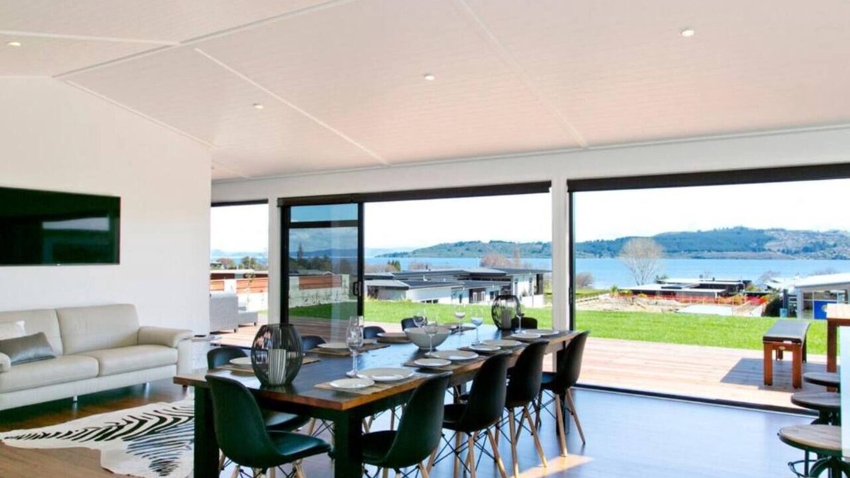 Rainbow Point House | Lakeside Estate Panoramic Lake and Mountain views