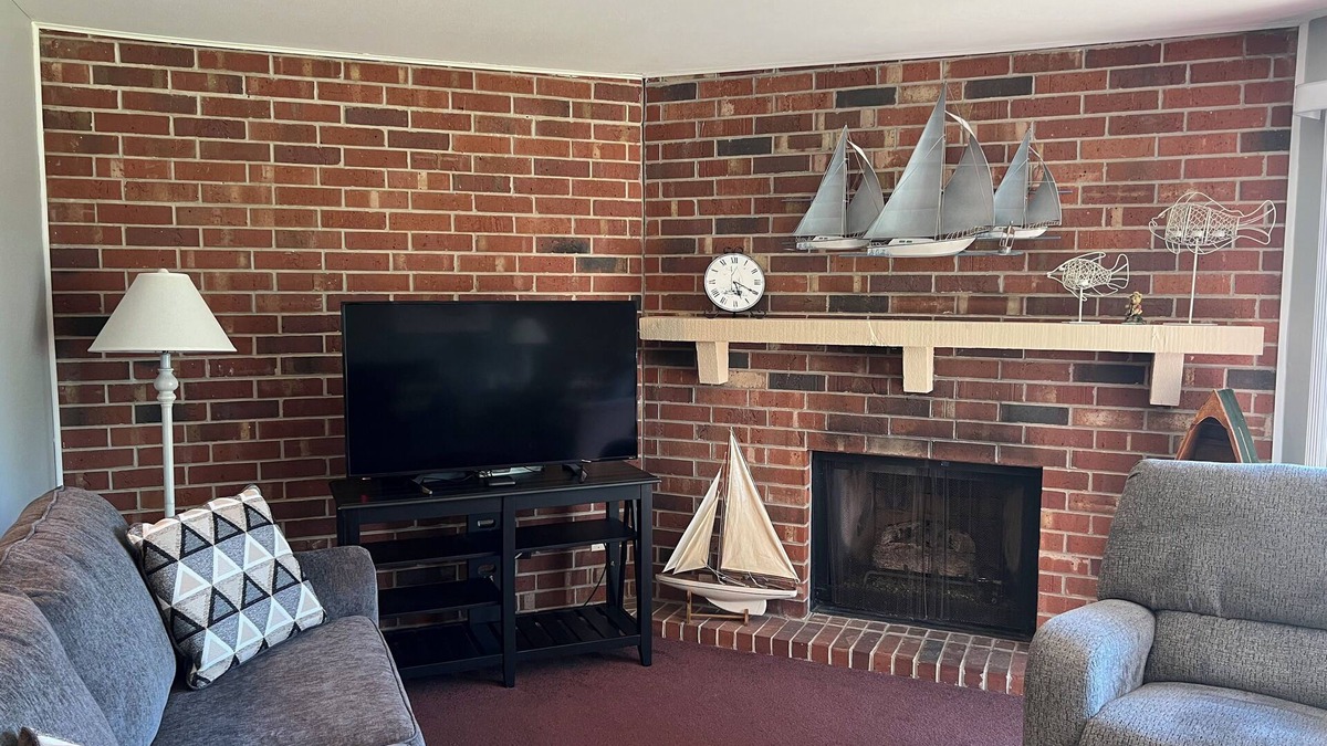 Lake Geneva Condo | Lakeside Fun~ walk to the pool and enjoy fabulous views of Lake Como!