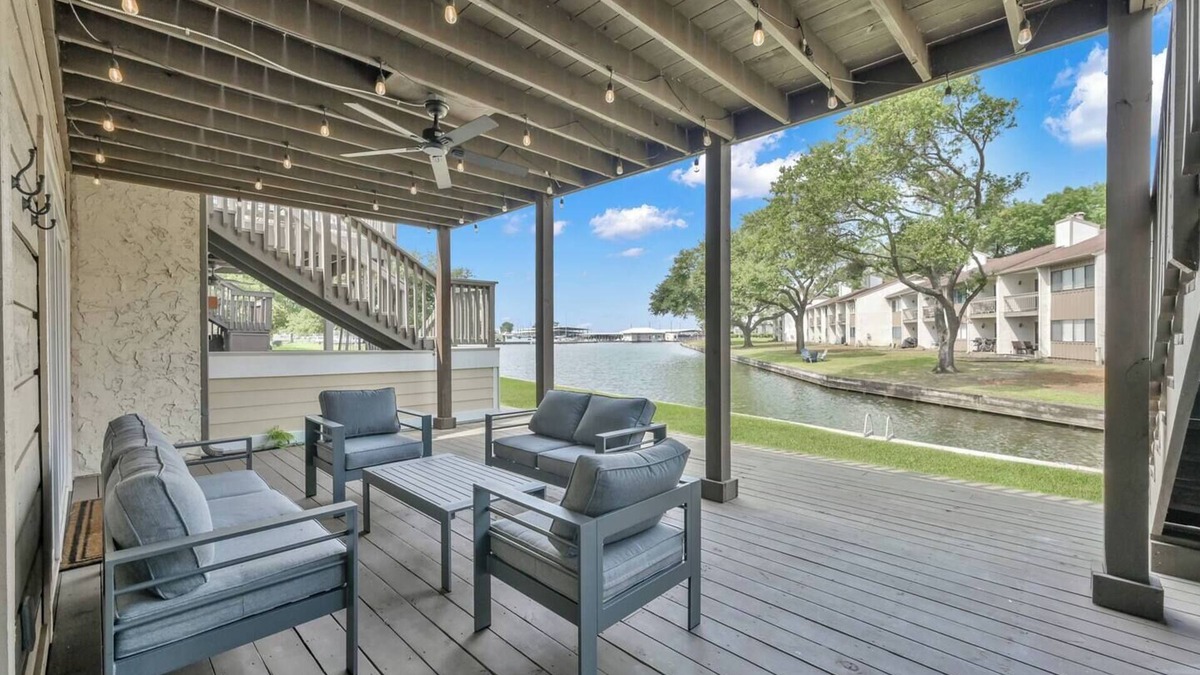 Walden on Lake Conroe House | Lakeside Getaway * Quiet Canal * 2 Story Deck