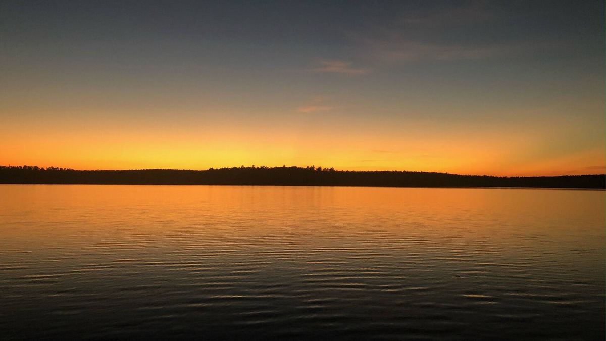 Chipley House | Lakeside Getaway