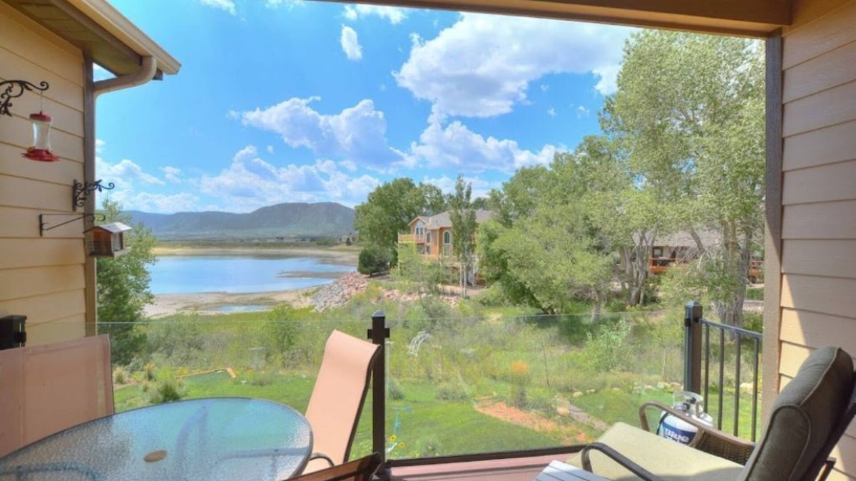 Woodmoor House | Lakeside Haven