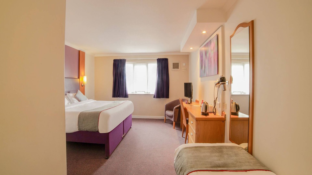 St Helens Hotel | Lakeside Haydock Hotel, St Helens