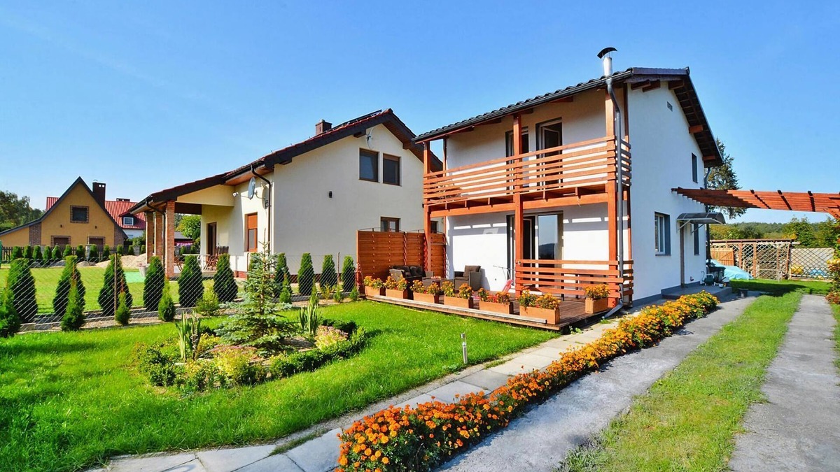 Borne Sulinowo House | Lakeside holiday home, private garden