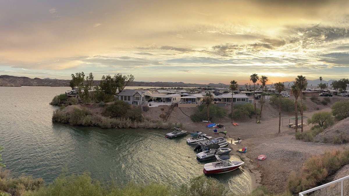 Lake Havasu City House | Lakeside Home with Lake Views just steps from beach