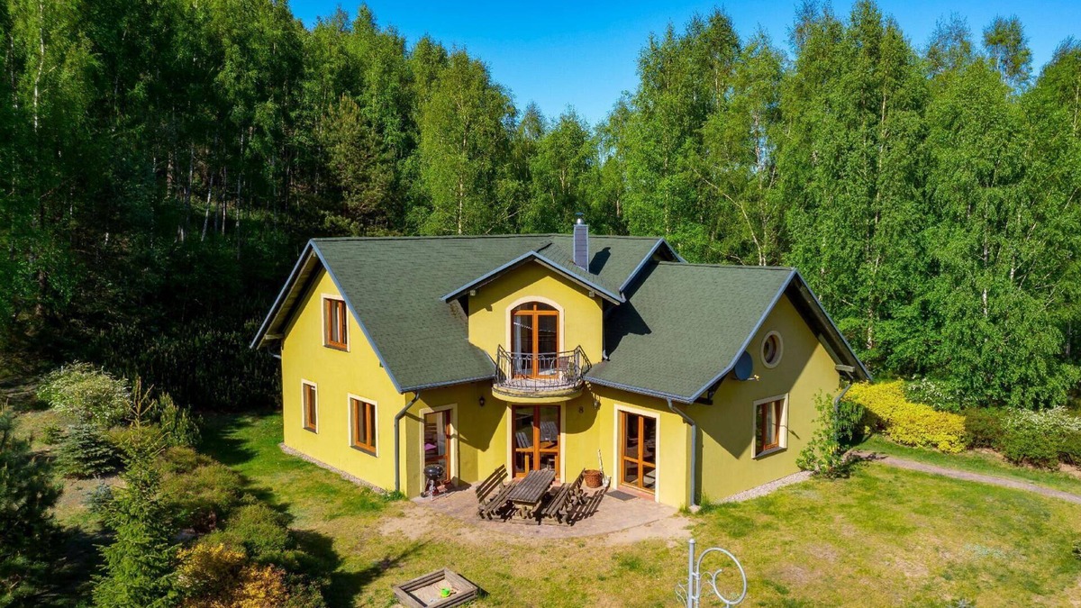 Bytow House | Lakeside house with sauna