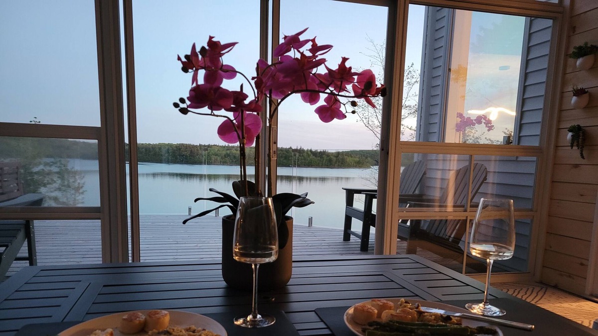 Halifax County House | Lakeside Kingdom