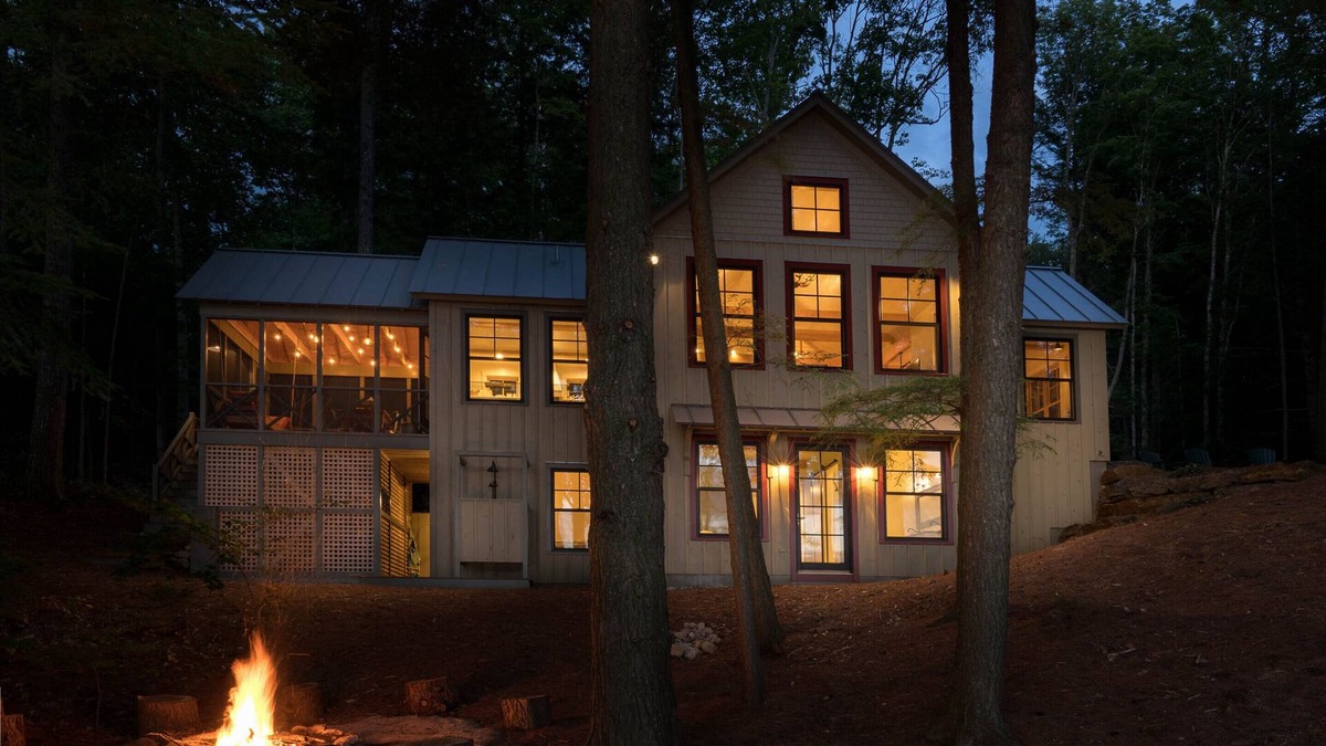 Enfield Cottage | Lakeside life at its best!