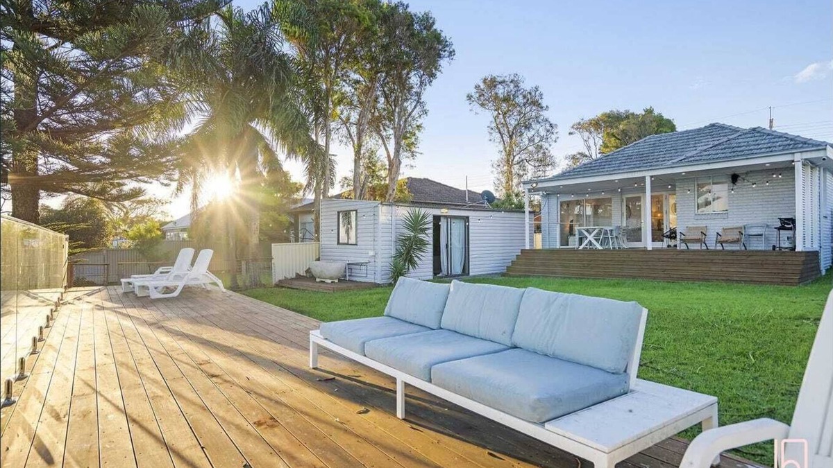 Central Coast House | Lakeside Lodge Toukley: A 3-Bedroom Home with Stunning Water Views