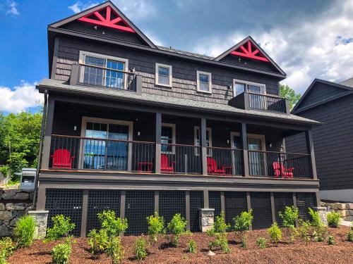 Lake George House | Lakeside Lodging