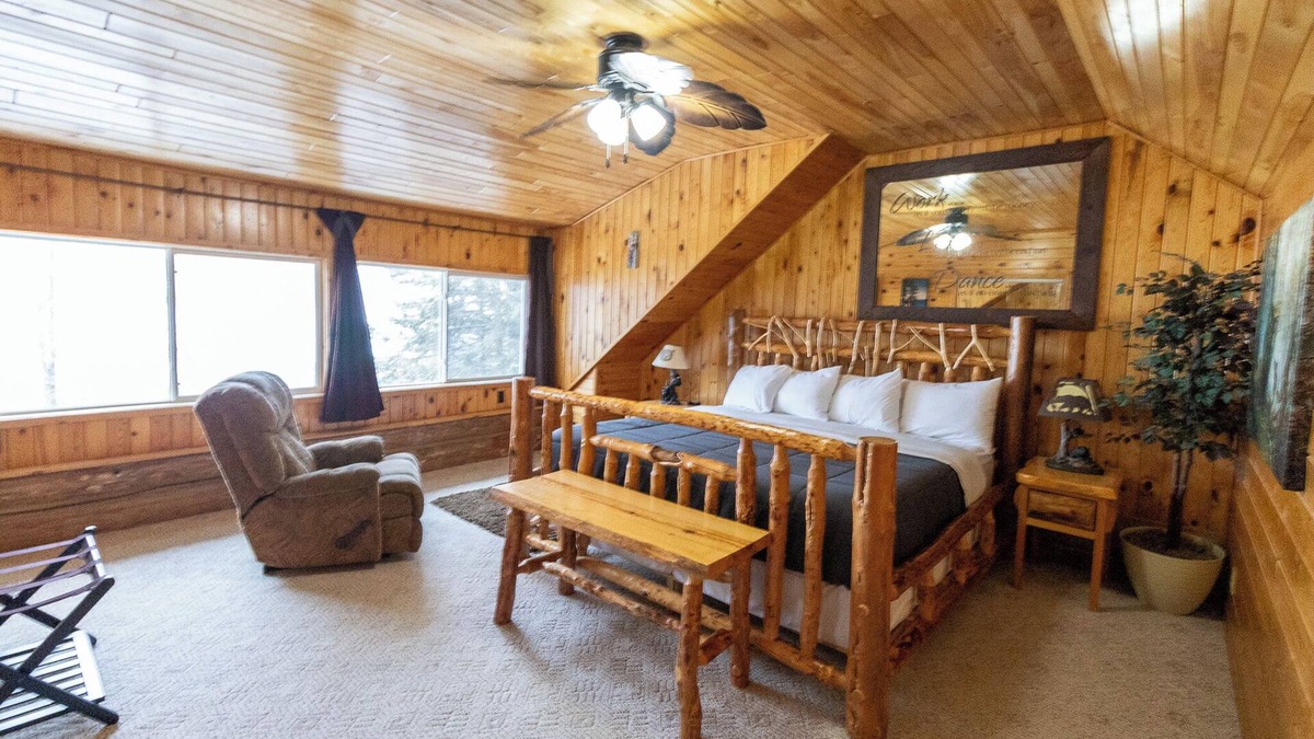 Nevis House | Lakeside Log Home with Pontoon & Game Room - Perfect for Families & Getaways!