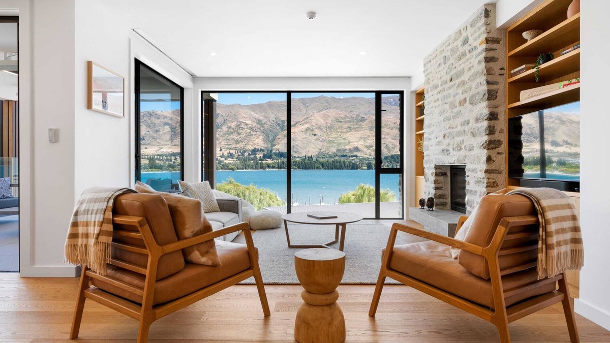 Wanaka Apartment | Lakeside Luxury 2 Bedroom