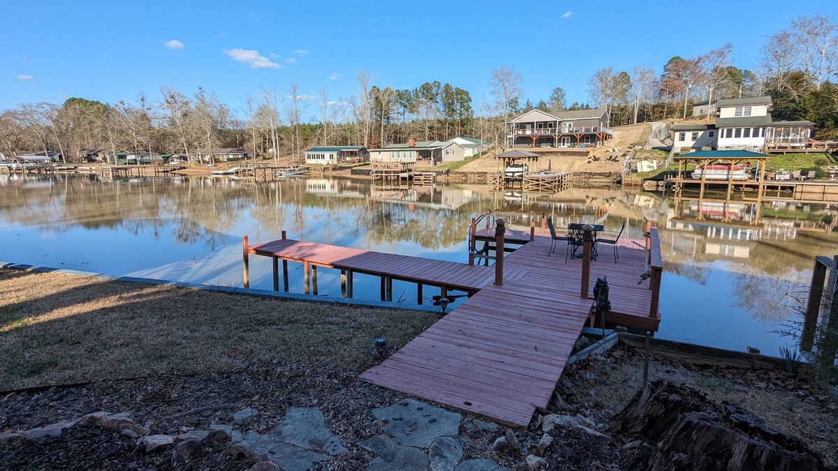 Cross Hill Cottage | Lakeside Paradise as close to the water as you can get!!!