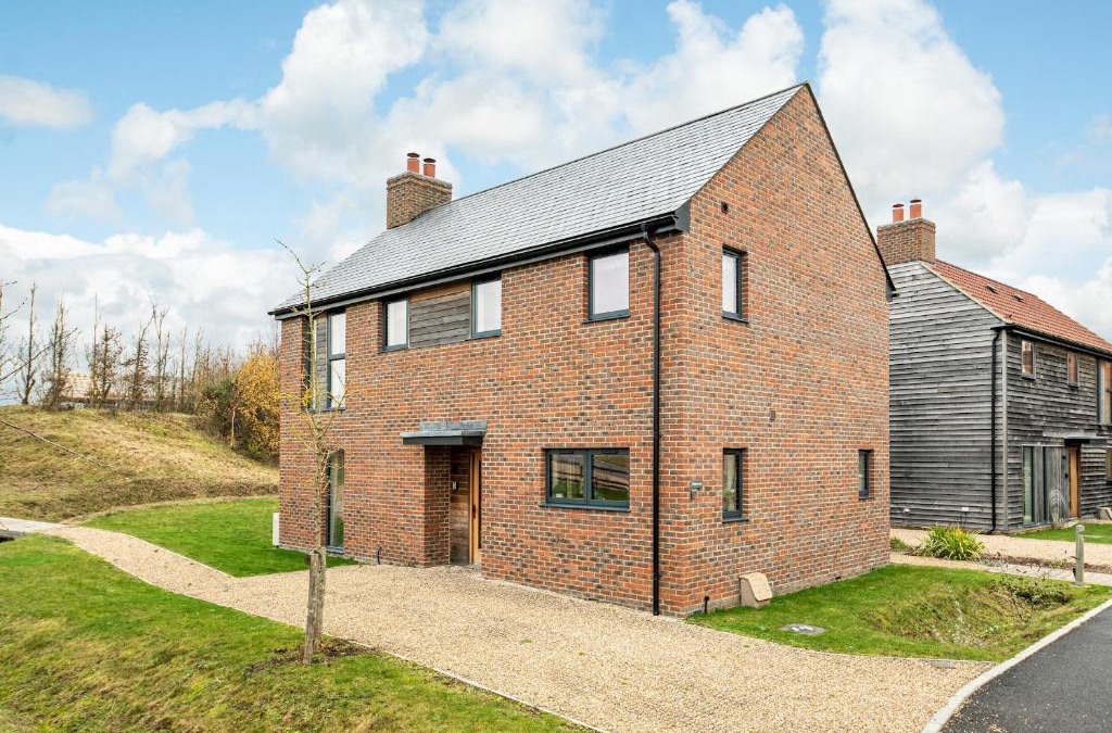 Holworth House | Lakeside property with spa access on a nature reserve Rainbows BV17