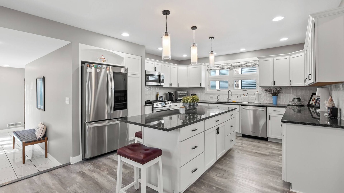 Portage House | Lakeside retreat in fabulous Portage