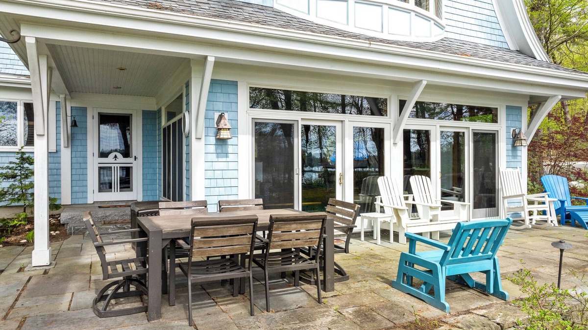 Raymond House | Lakeside retreat on Little Sebago Lake