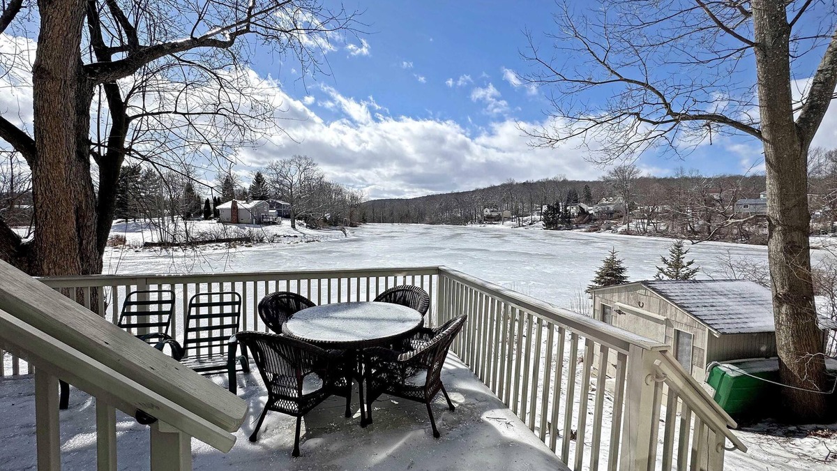 Highland Lakes House | Lakeside Retreat in Highland Lakes, NJ – Near Wineries, Breweries and Hiking!