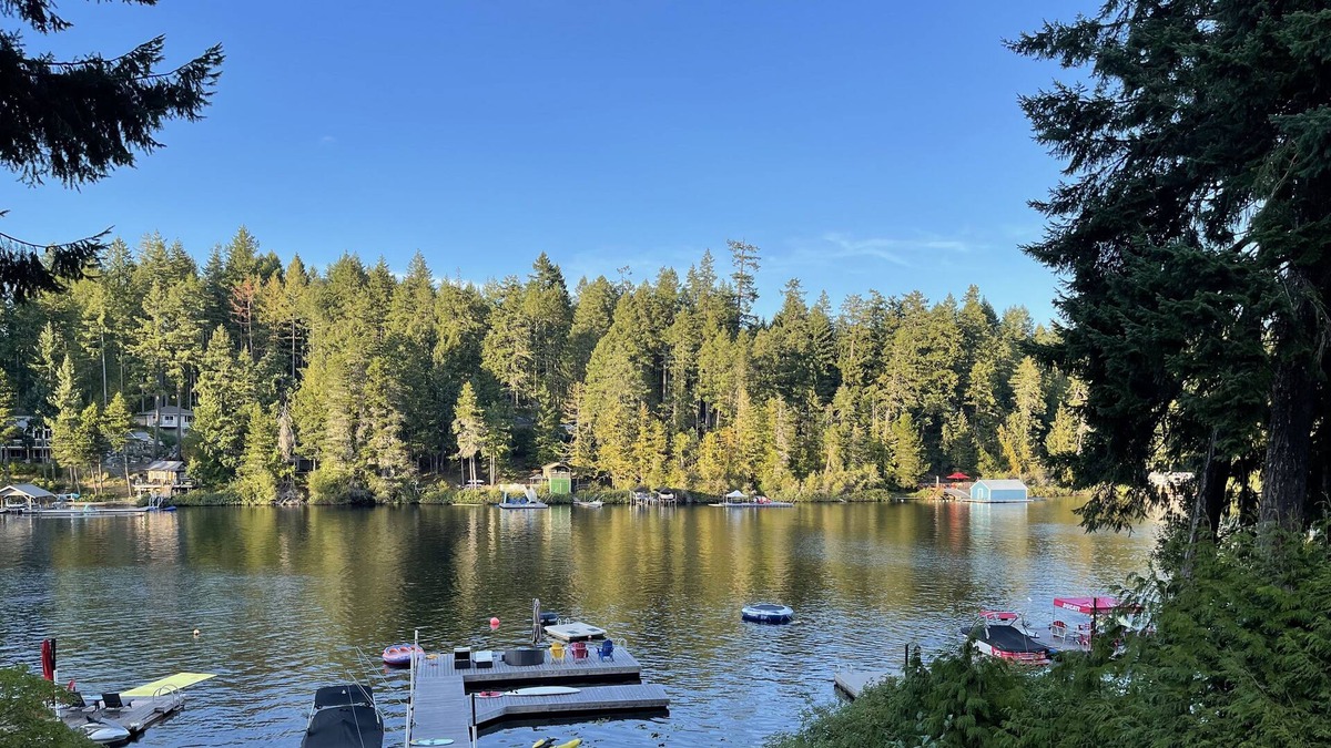 Shawnigan Lake Cottage | "lakeside Serenity: Your Perfect Retreat at our Charming Lake Cottage"