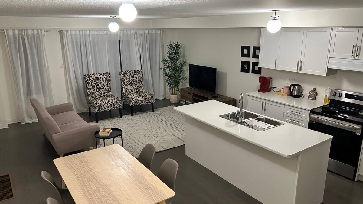 Clarington House | Lakeside Serenity: A Modern 3BR Family Getaway