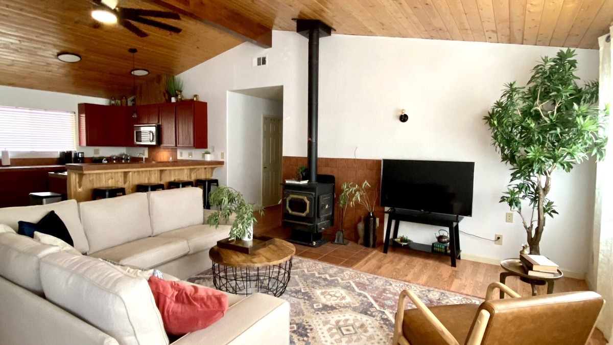 Wofford Heights House | Lakeside Star Gazer's Retreat