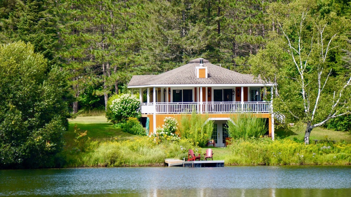 Lac-Superieur Ski Chalet | Lakeside - Tremblant Region - Hot Tub - Private