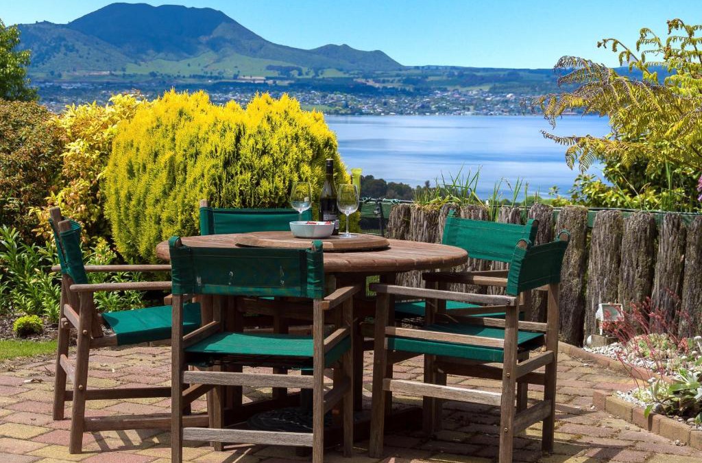 Acacia Bay House | Laketop Retreat - Acacia Bay Holiday Home
