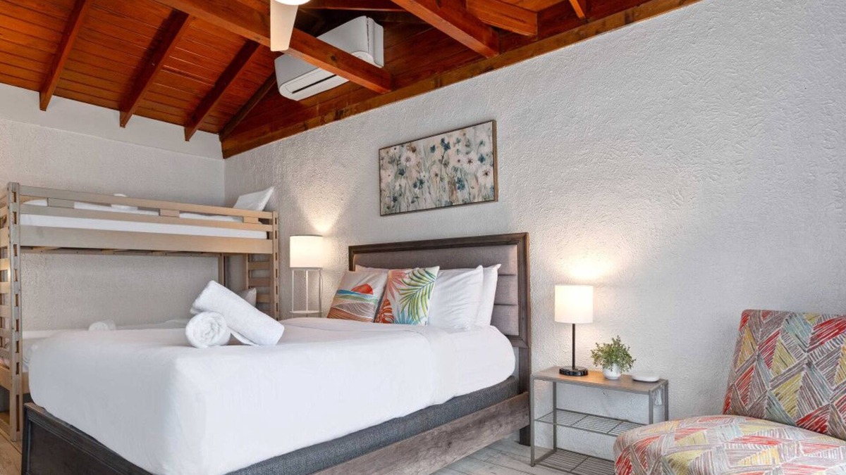 Volente Apartment | LakeTravis Bungalow 4