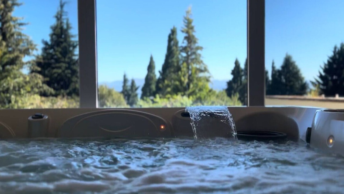 San Carlos de Bariloche Hotel | Lakeview Room Nestled Between Rolling Hills & Evergreen Forest w/Heated Pool