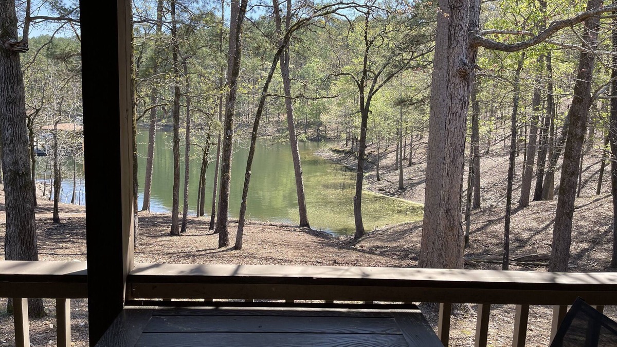 Arkadelphia Cabin | Lakeview- 2 Bedroom, 2 Bath Cottage with deck & hot tub