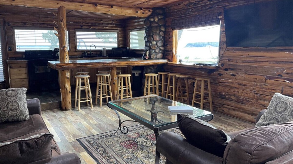 Pottsboro Cabin | Lakeview cabin on Lake Texoma at Little Mineral