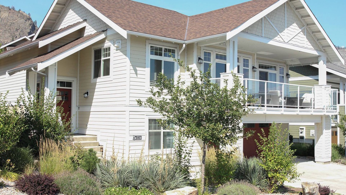 Okanagan-Similkameen House | Lakeview Cottage! Lots of room for the whole family!