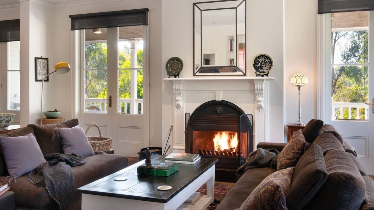 Daylesford House | Lakeview Daylesford- spacious home by the lake