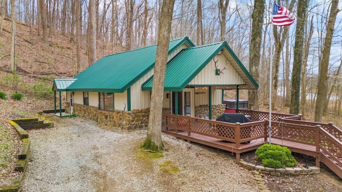 Celestine Cabin | Lakeview Falls at Patoka Lake