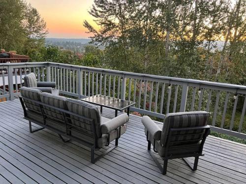South Beacon Hill House | Lakeview Home by Lightrail Downtown & Airport