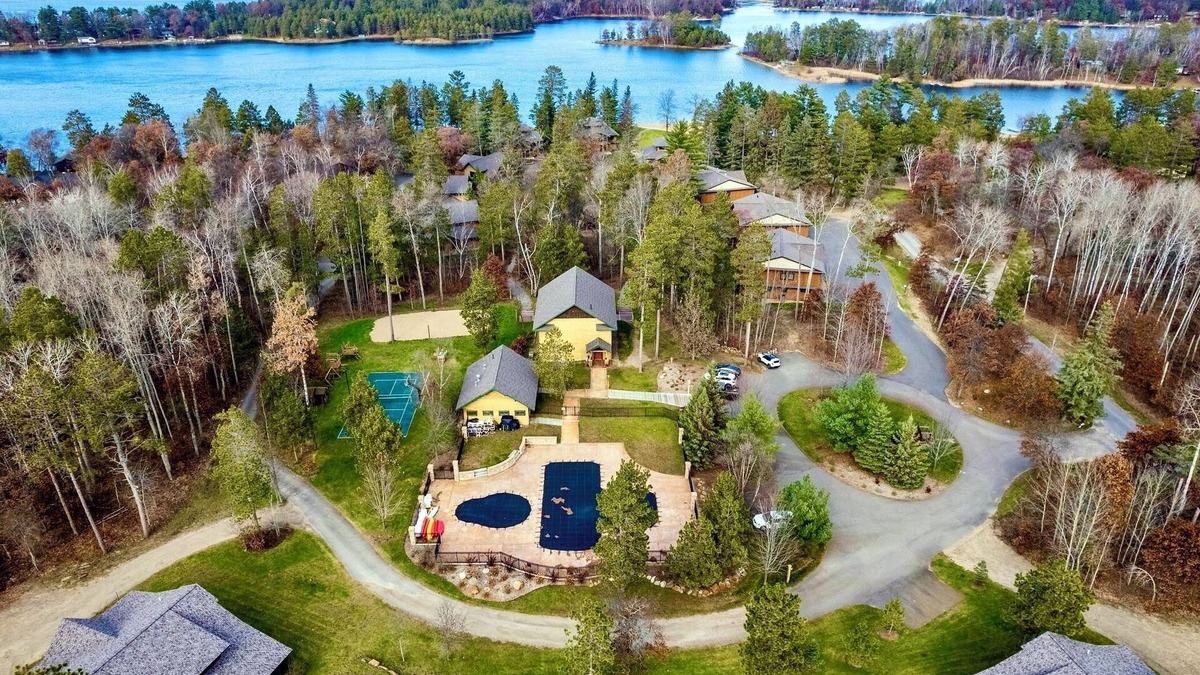 Pequot Lakes Resort | Lakeview Home with Dock on the Whitefish Chain, Outdoor Pool, Pickleball & More