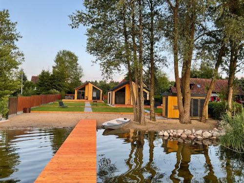 Gil Mały House | Lakeview Houses