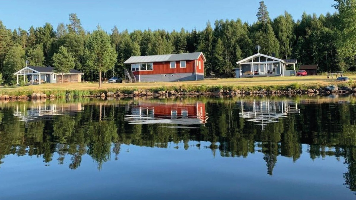 Svardsjo House | Lakeview Houses Sweden - Red House