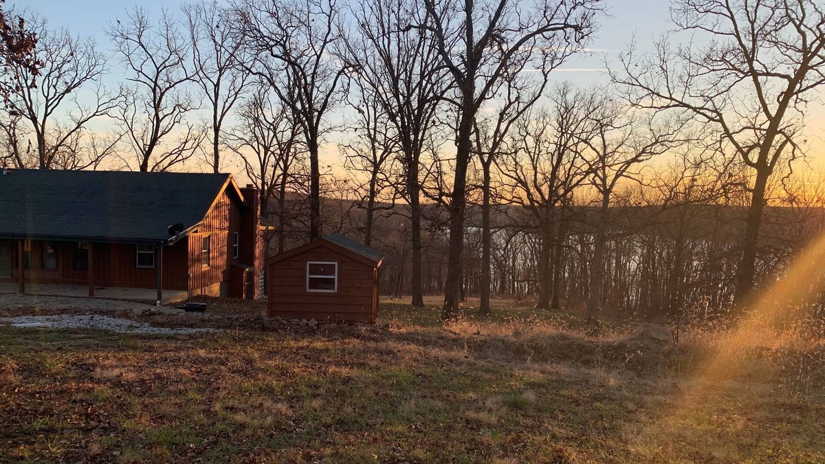 Urbana Cabin | Lakeview Landing & Cottage Cabin