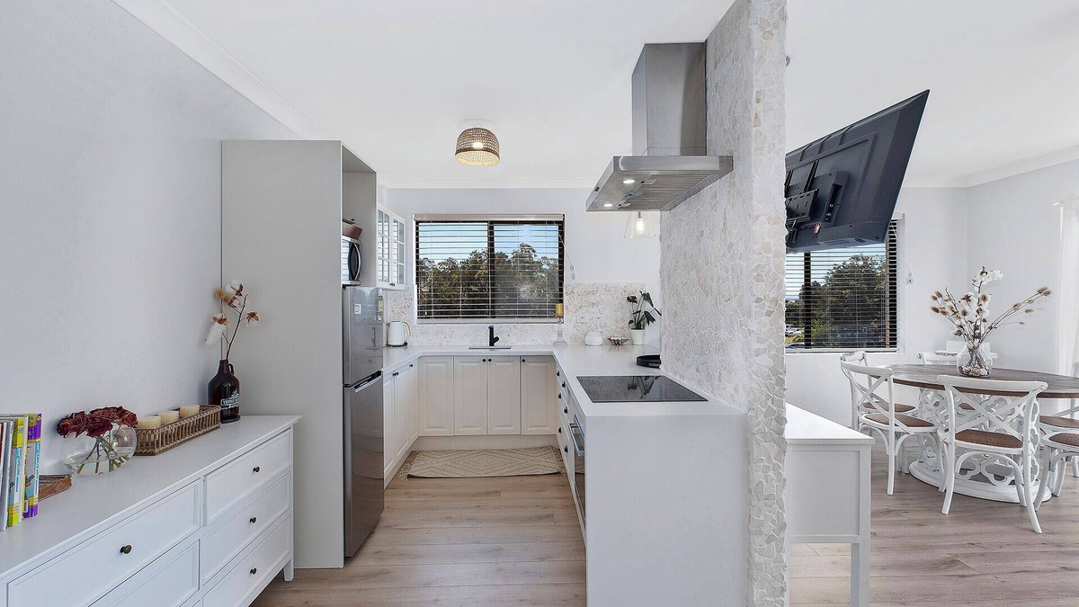 The Entrance North Apartment | Lakeview on Lynch