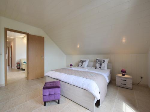 Vielsalm Apartment | Lakeview Stay in Vielsalm