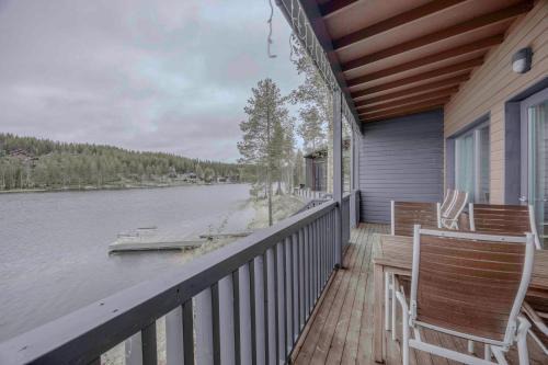 Kehys-Kainuu Apartment | LakeVillas B4 - sis 4 kpl hissilippuja
