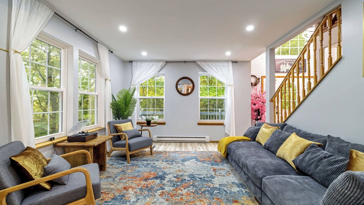 East Stroudsburg House | Lakewalk Home in the Poconos